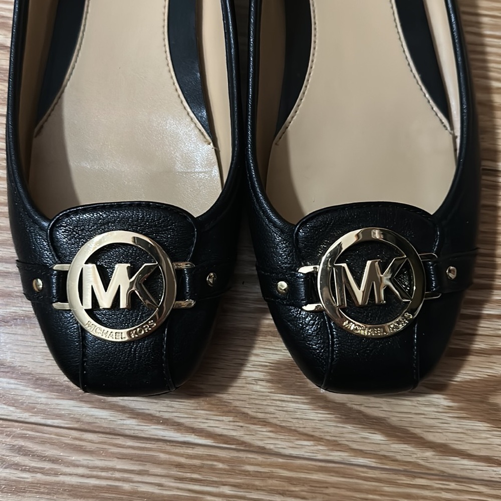 Michael Kors black with gold detail leather flats in great used condition! - Picture 4 of 4